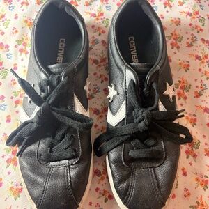 Black Converse One Star Leather, Size 8 – Gently used with minor wrinkles. Class